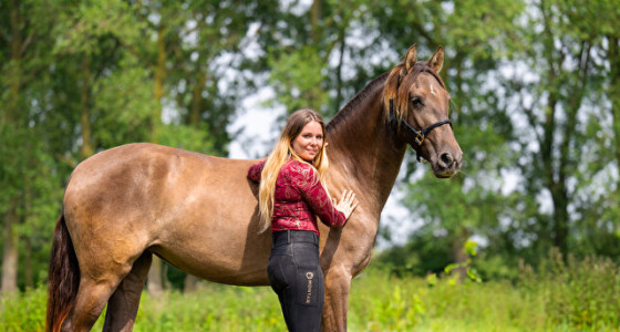 Miss bitch Chichi verwacht haar mini bitch in juli