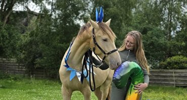 Hiep hiep hoera, zilver champagne Fries Marengo 2 jaar!